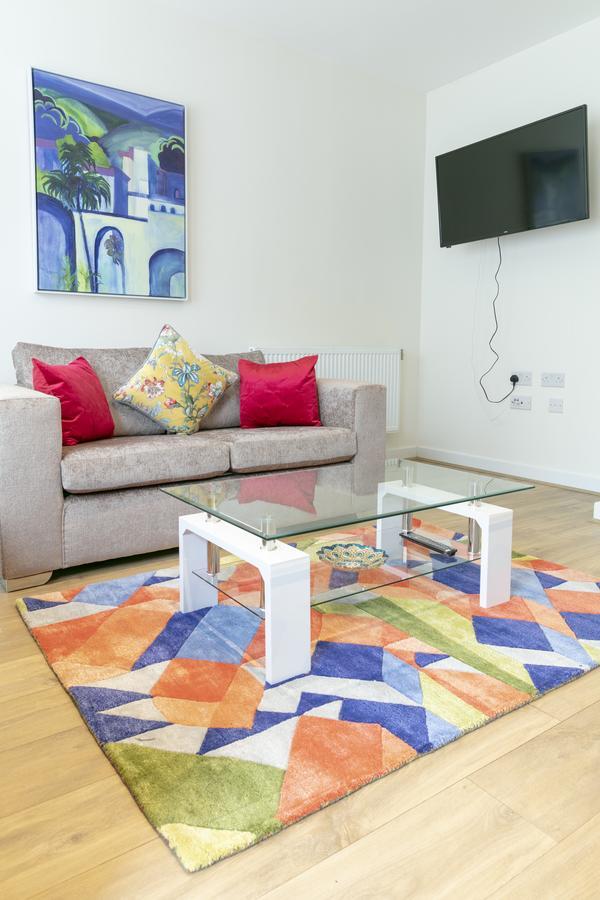 Modern & Exquisite Trumpington Townhouse With Parking & 5 Mins To Papworth Hospital Cambridge  Exterior photo