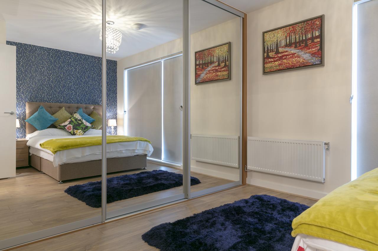 Modern & Exquisite Trumpington Townhouse With Parking & 5 Mins To Papworth Hospital Cambridge  Exterior photo
