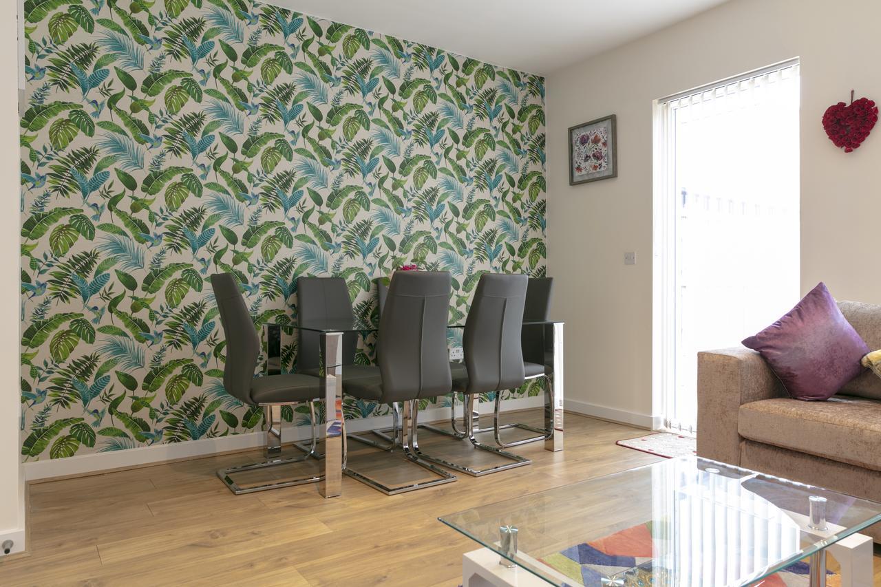 Modern & Exquisite Trumpington Townhouse With Parking & 5 Mins To Papworth Hospital Cambridge  Exterior photo